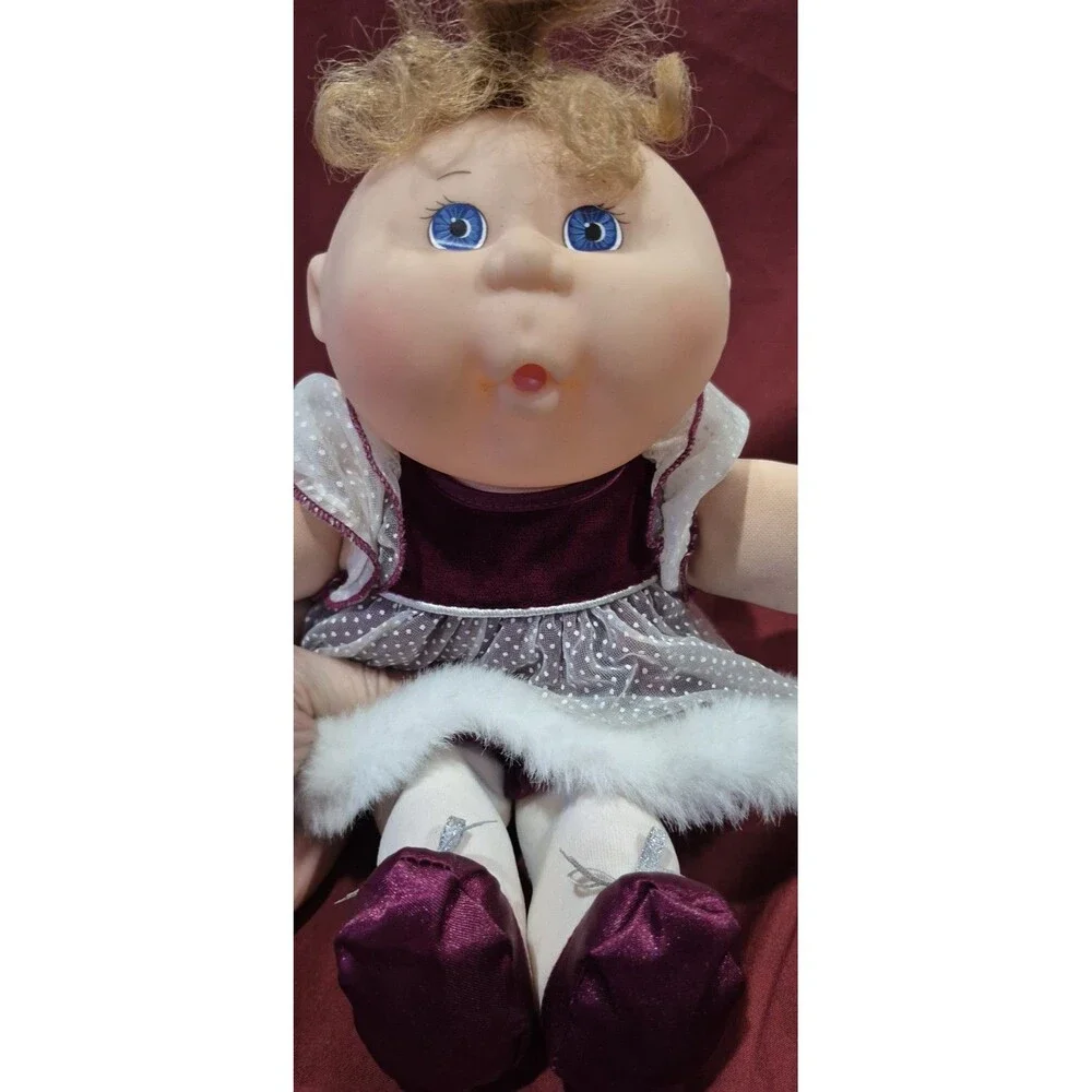 Vintage 1991 Cabbage Patch Kids Winter Holiday Doll Avon Mattel Certificate EUC